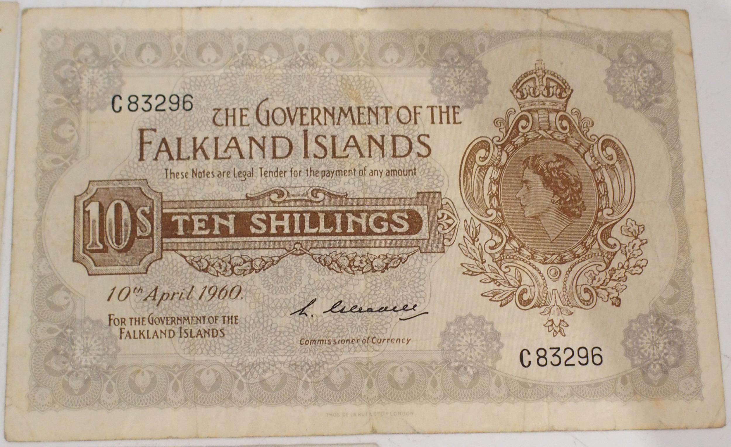 Falkland Islands (British Overseas Territories) 50p Bank Notes D18321 25th September 1969, D28583 - Image 4 of 6