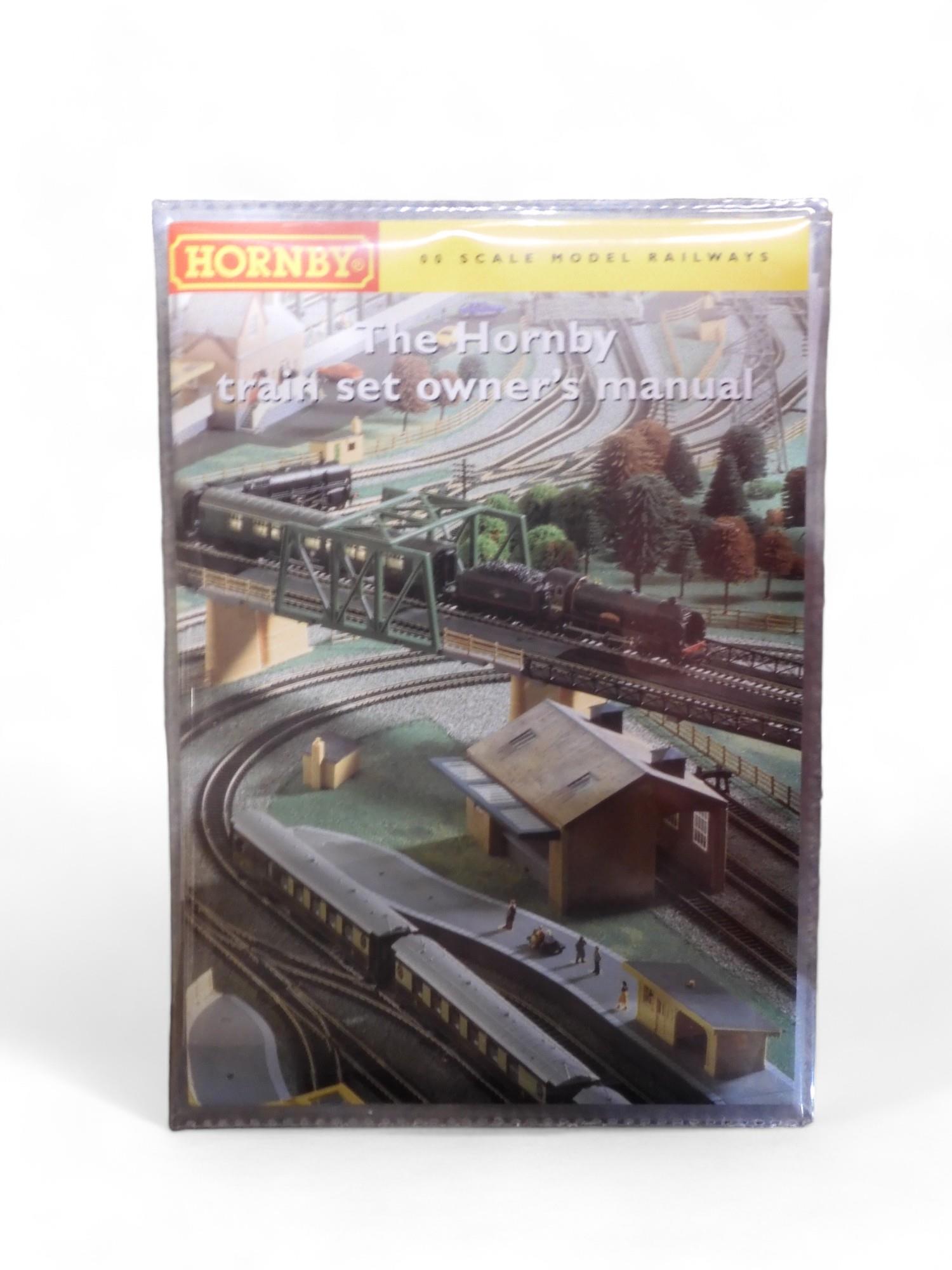 A boxed Hornby 00-gauge "Orient Express" Set (BR 4-6-2 "United States Lines" Merchant Navy Class - Image 4 of 4