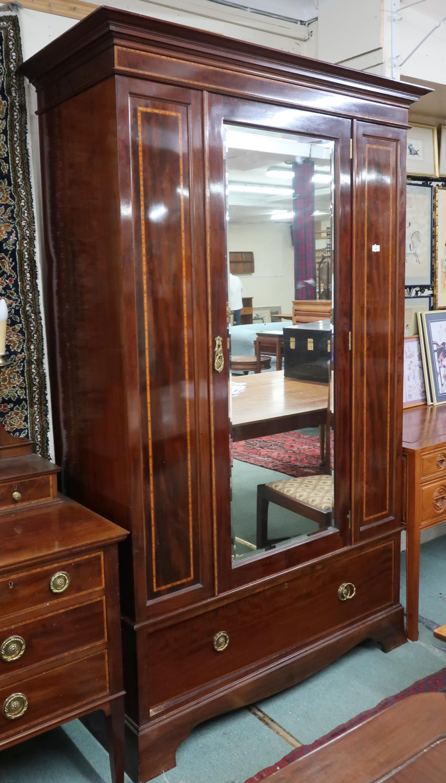 An Edwardian mahogany bedroom suite comprising mirror doored wardrobe, 210cm high x 131cm wide x - Image 3 of 3