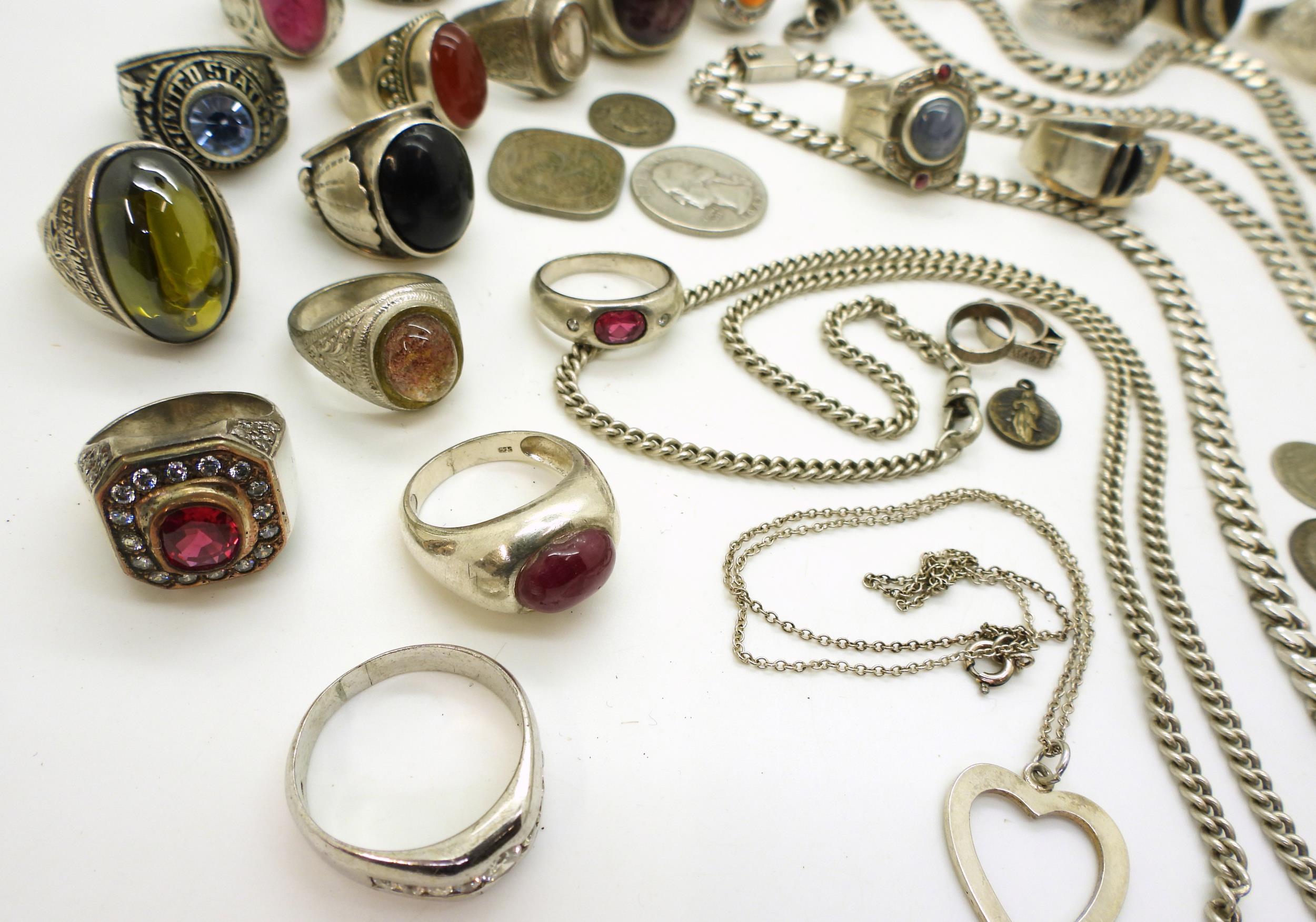 A collection of silver and white metal jewellery to include curb chain necklaces, an Italian - Image 4 of 5