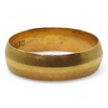 An 18ct gold 1895 Glasgow hallmarked wedding ring size Q, weight 4.5gms Condition Report:Available