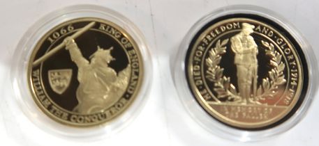 A lot comprising The WW1 Centenary Lone Soldier 9 Carat Gold Coin 10 grams 26mm Ø with part set