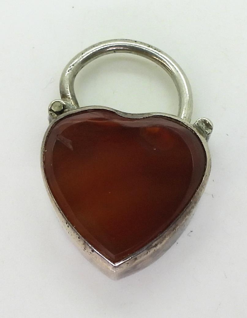 A Scottish carnelian bracelet with heart shaped carnelian set clasp, mounted throughout in - Image 4 of 5