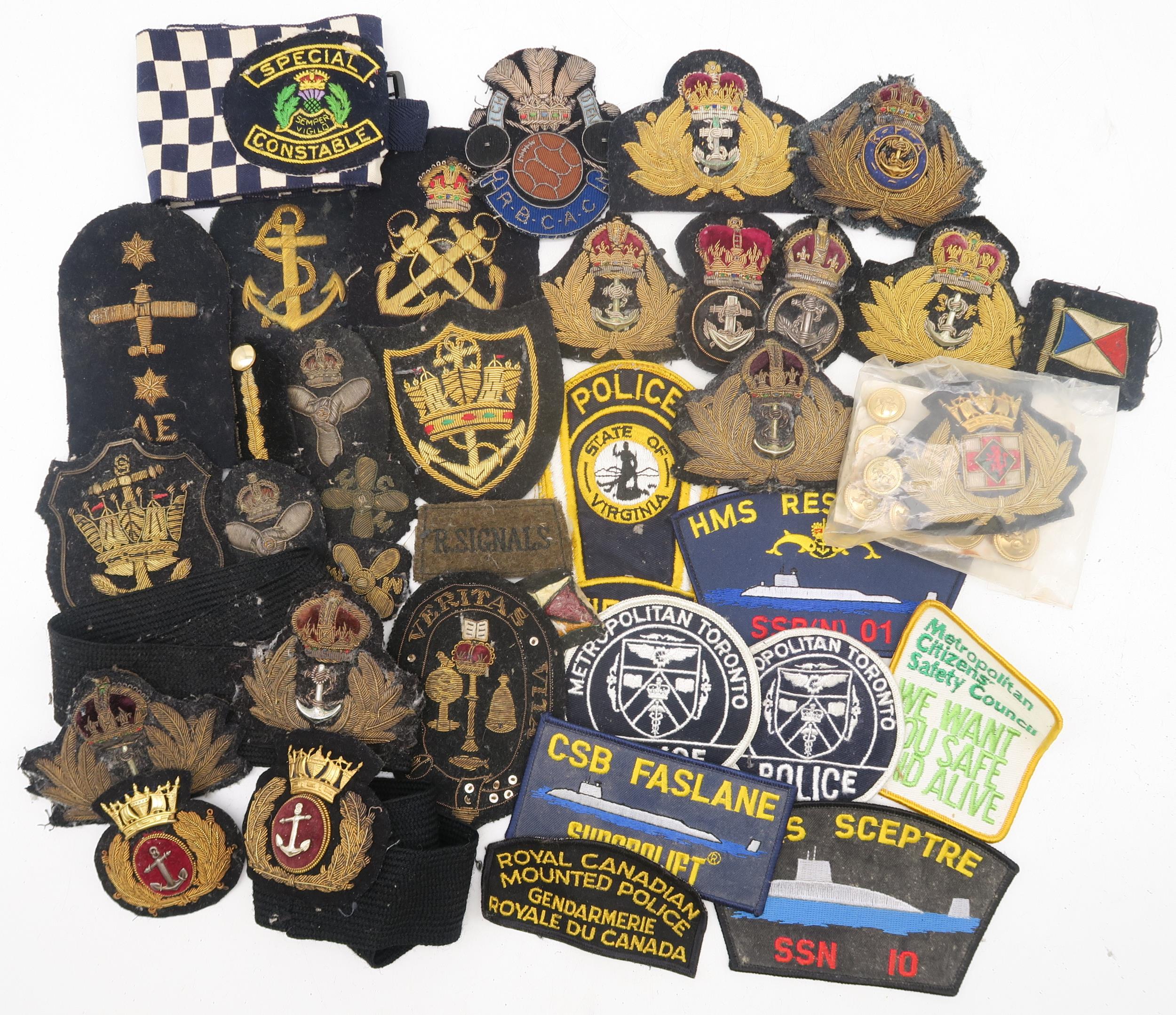 A large quantity of bullion embroidered and other cloth uniform patches and epaulettes, including - Image 3 of 3