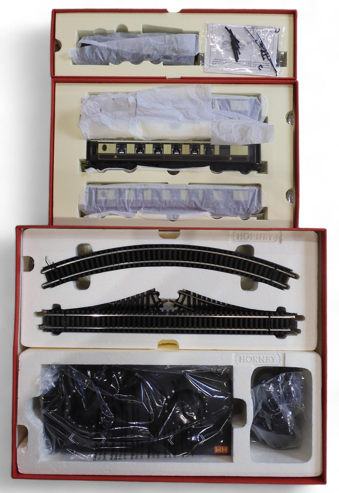 A boxed Hornby 00-gauge "Orient Express" Set (BR 4-6-2 "United States Lines" Merchant Navy Class - Image 2 of 4