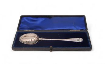 A Victorian silver 'Teaette' tea infuser spoon, by George Gillett, London 1892, in original case,