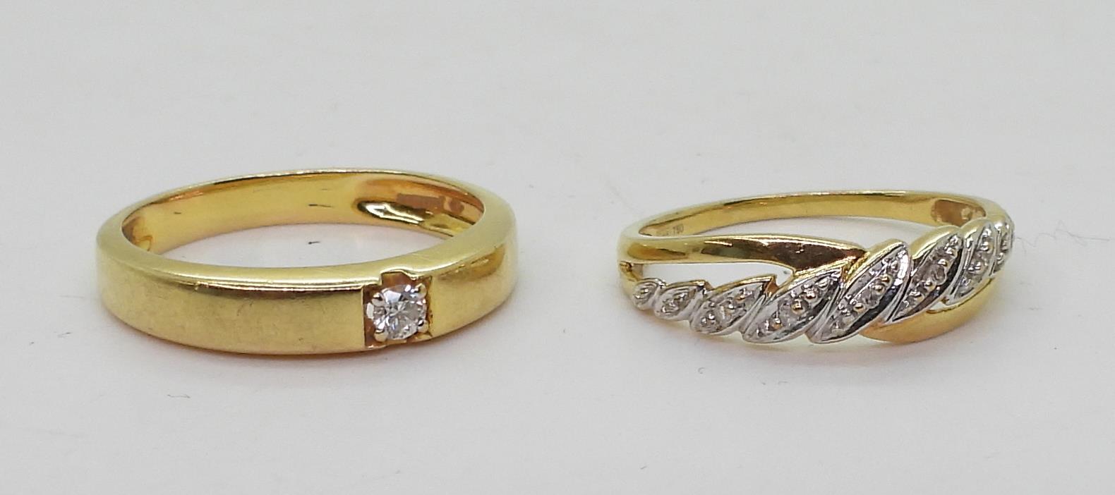 An 18ct gold diamond set band ring, set with a 0.08ct diamond, size O, and an 18ct gold leaf pattern - Image 5 of 6