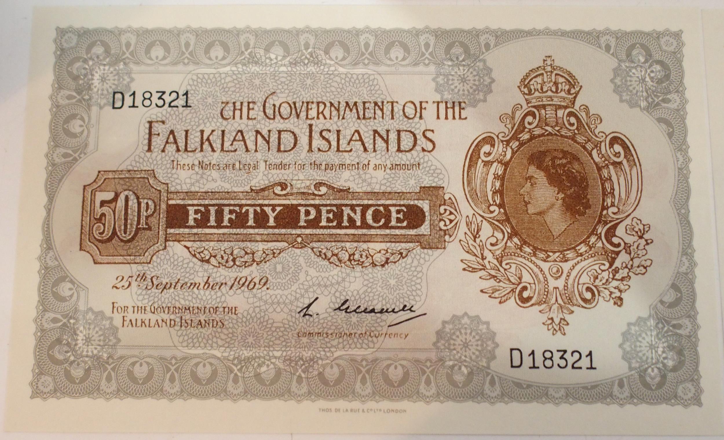 Falkland Islands (British Overseas Territories) 50p Bank Notes D18321 25th September 1969, D28583 - Image 5 of 6