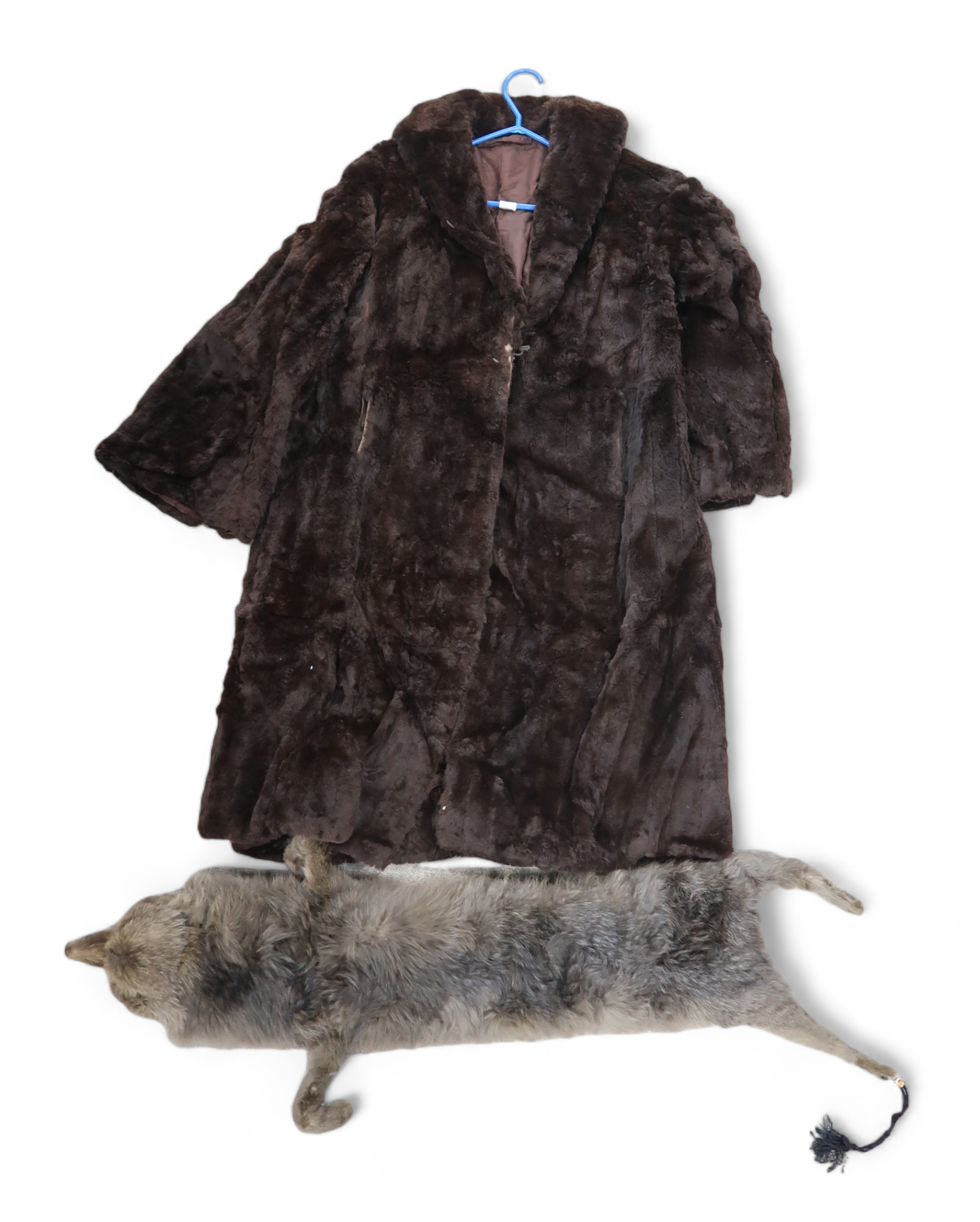 Three long dark fur coats and a fur stole (4) - Image 2 of 2