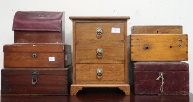 A lot to include three drawer oak apprentice style chest, stationary holder, four assorted wooden