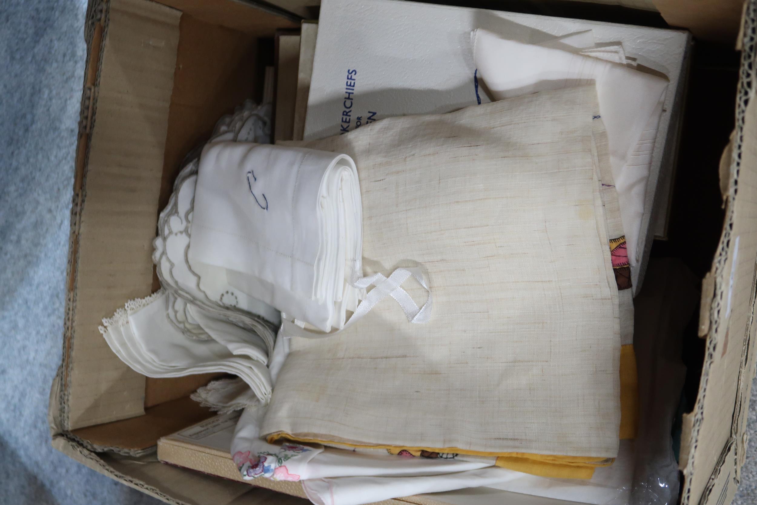Boxed and loose table linen, handkerchiefs etc Condition Report:Available upon request - Image 2 of 2