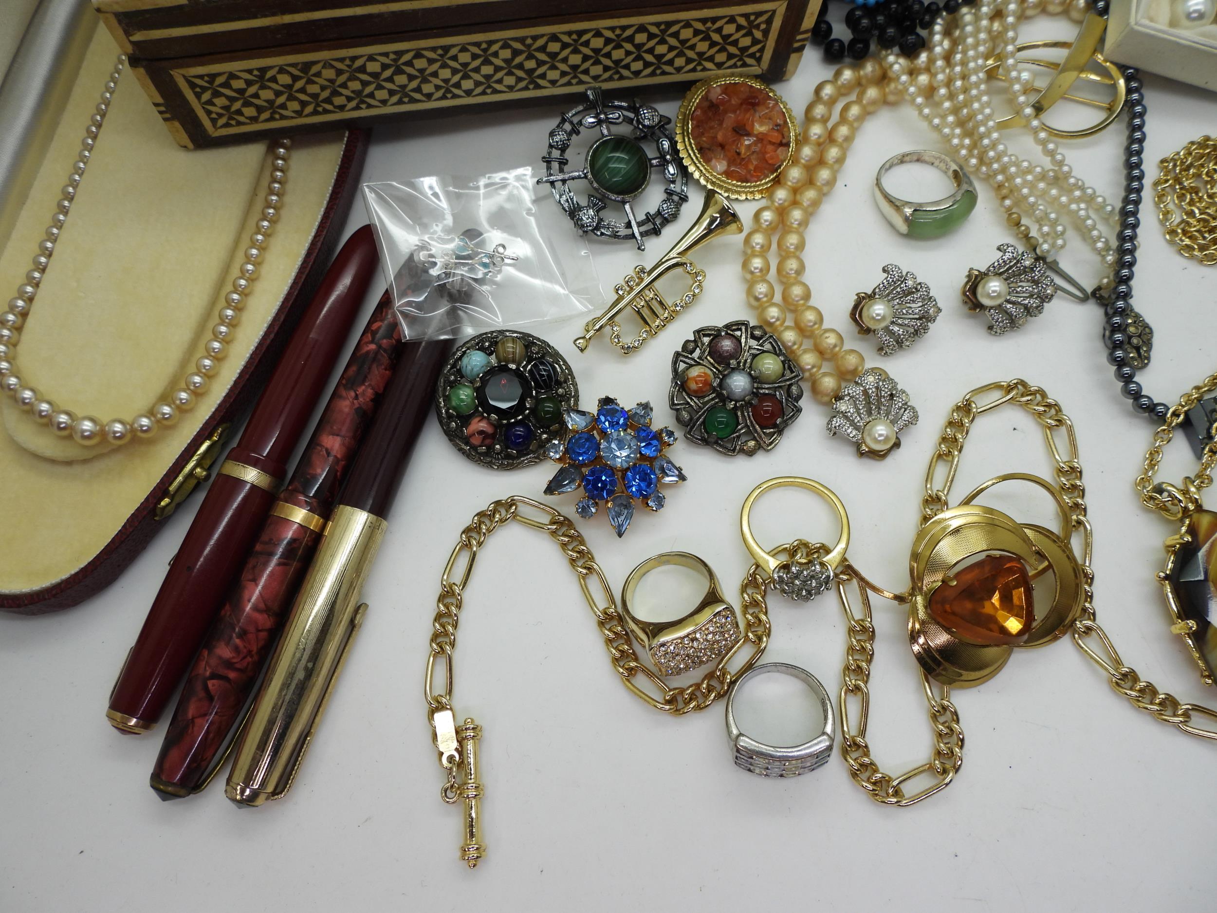 A collection of vintage costume jewellery, to include faux pearls, items by Miracle, watches and two - Image 3 of 3