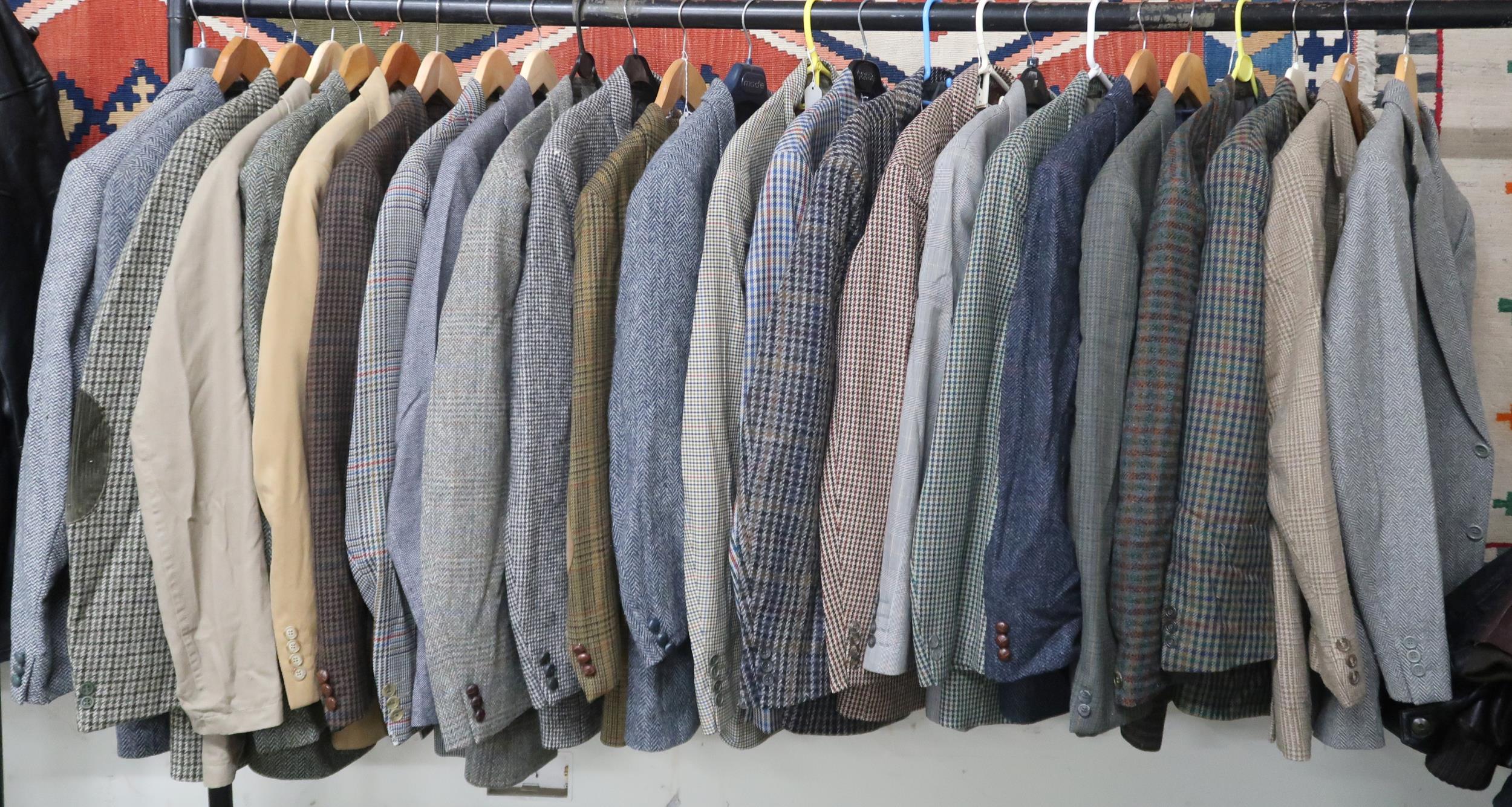 A lot of twenty five assorted gents sports coats, blazers and suit jackets to include Harris Tweed