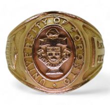 A 10k gold 'Edwards' Canadian college ring for University of Toronto 1963, size V1/2, weight 12gms