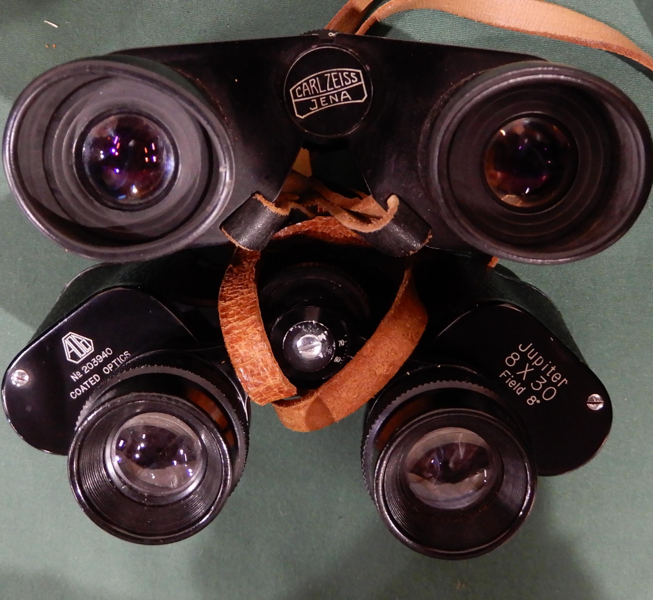 A quantity of binoculars with various makers and models with Nikon, Pentax, E. Leitz, Carl Zeiss, - Image 14 of 19