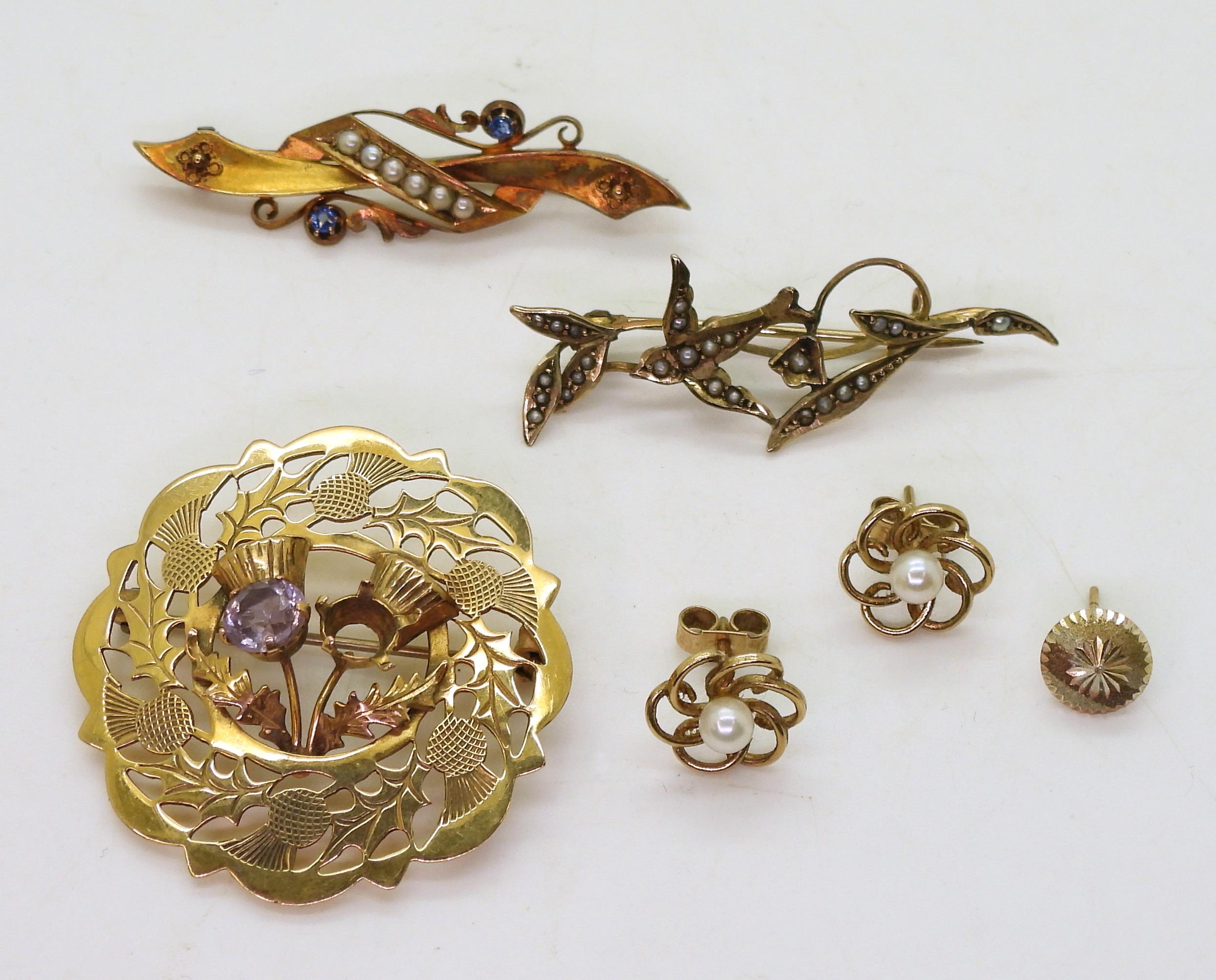 A 15ct blue gem and pearl brooch, weight 2.6gms, a 9ct gold Ward Brothers thistle brooch, a pearl - Image 2 of 3