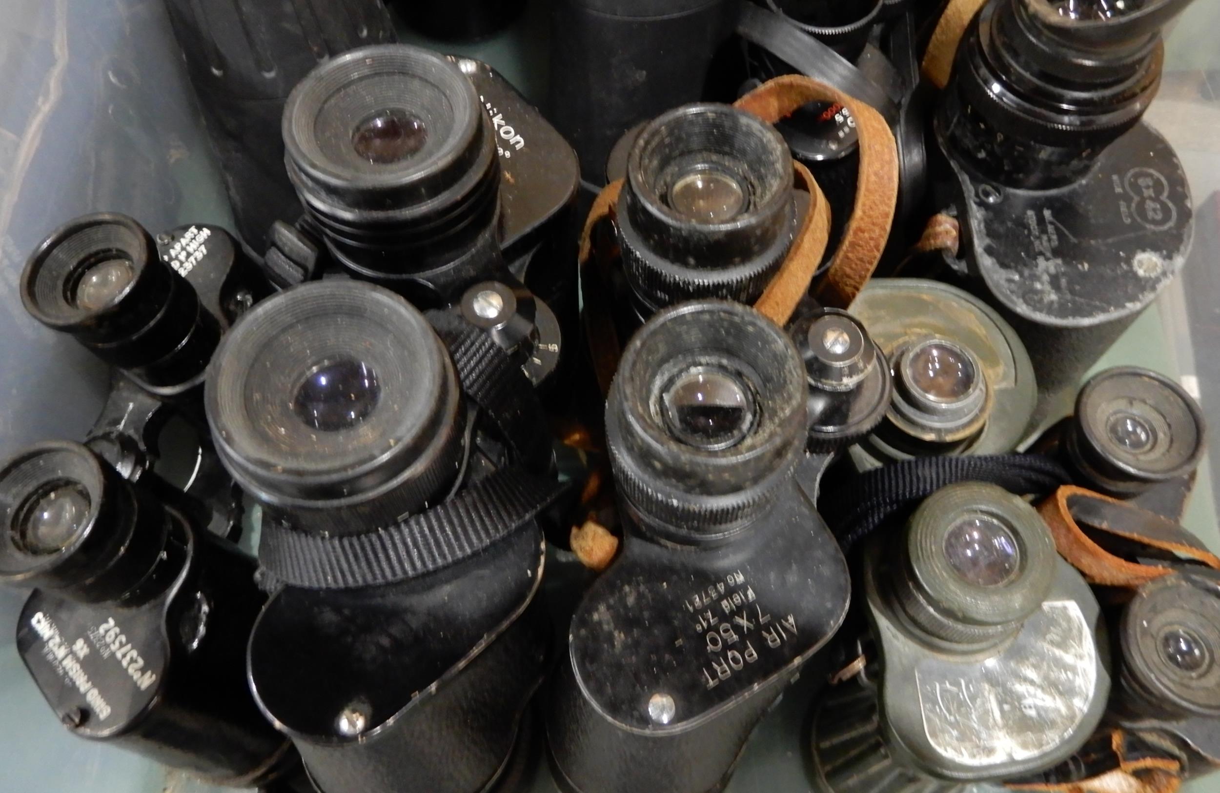A quantity of binoculars with various makers and models with Nikon, Pentax, E. Leitz, Carl Zeiss, - Image 2 of 19
