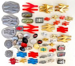 British Rail double arrow Capbadges and Buttons, approximately 40 of various size, some plastic some
