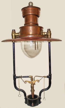 GWR Sugg Gas Lamp complete with enamel Mexican Hat shade, drop frame with frog, glass globe and
