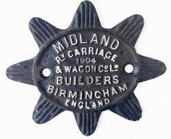 Wagon plate MIDLAND RY CARRIAGE AND WAGON CO LD 1904 BUILDERS BIRMINGHAM ENGLAND. Small starburst