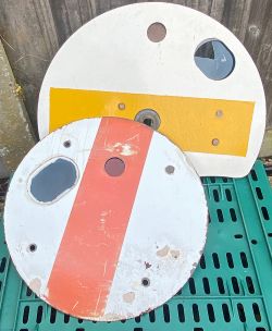 A pair of enamel Shunting Discs, one with a substantial cast iron mounting on rear. (2 items)