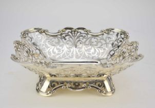 An Edwardian decorative pierced silver bowl