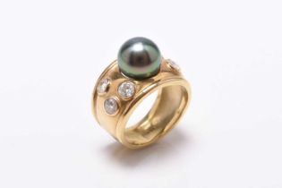 An 18ct gold Tahitian cultured pearl and diamond ring