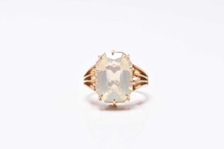 An 18ct gold Victorian single stone quartz ring