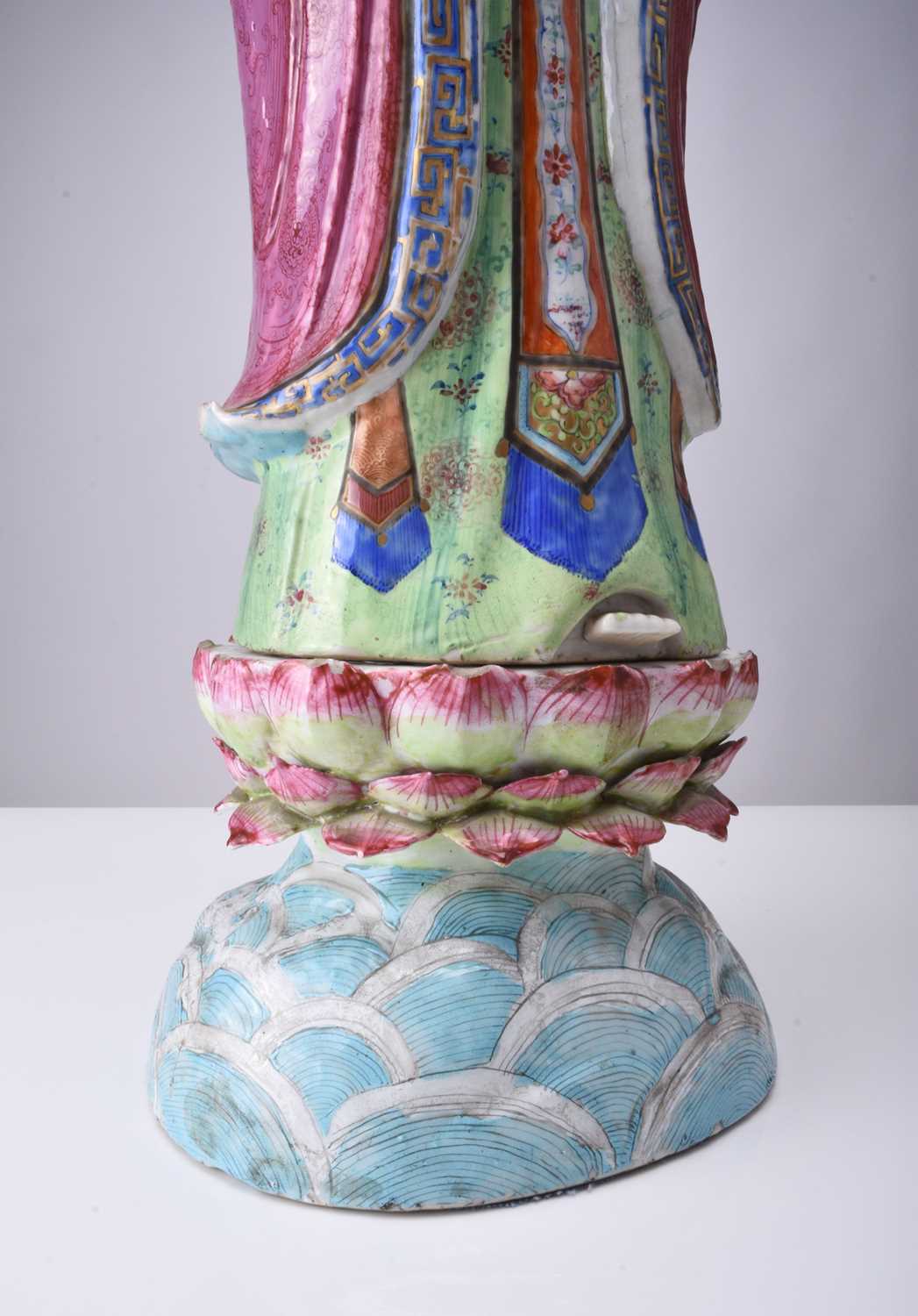 A Chinese famille rose figure of Guanyin, Qing Dynasty - Image 3 of 14