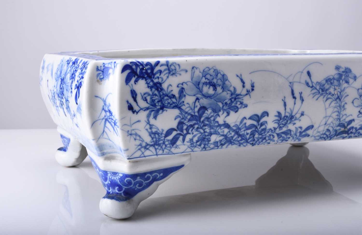 A Japanese Seto blue and white porcelain jardiniere, Meiji era - Image 2 of 12