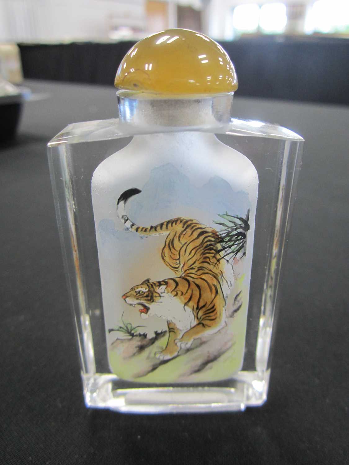 A group of six Chinese internally painted glass snuff bottles, 20th century - Image 7 of 15