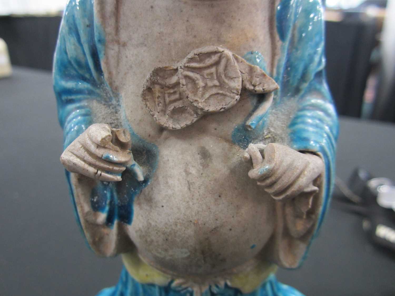 A Chinese sancai glazed figure of an immortal, Ming Dynasty - Image 7 of 7