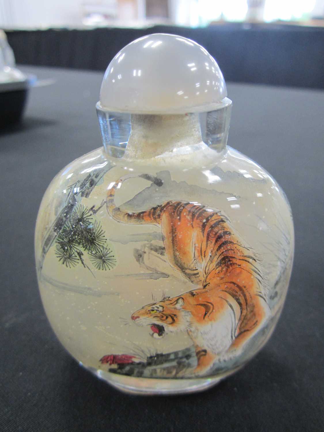 A group of six Chinese internally painted glass snuff bottles, 20th century - Image 13 of 15