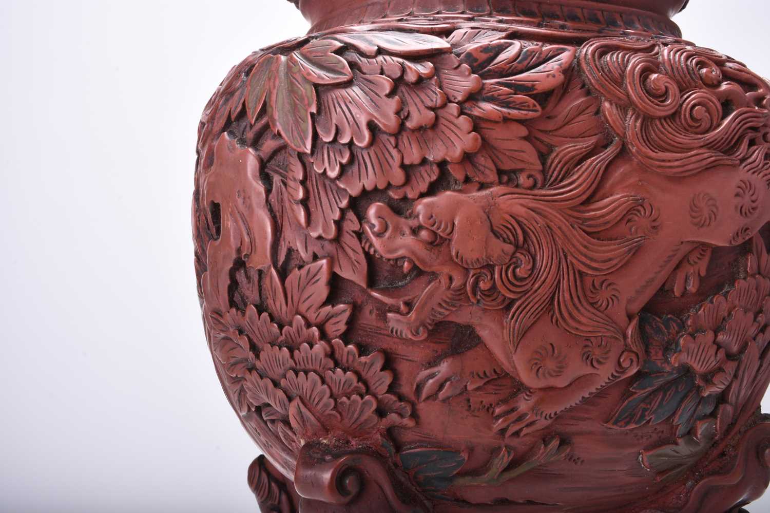 A Chinese cinnabar lacquer censer and cover, Qing Dynasty - Image 5 of 18