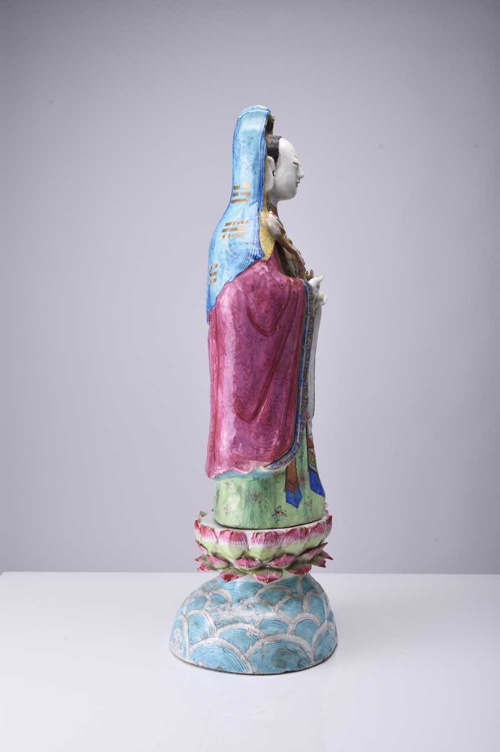 A Chinese famille rose figure of Guanyin, Qing Dynasty - Image 10 of 14