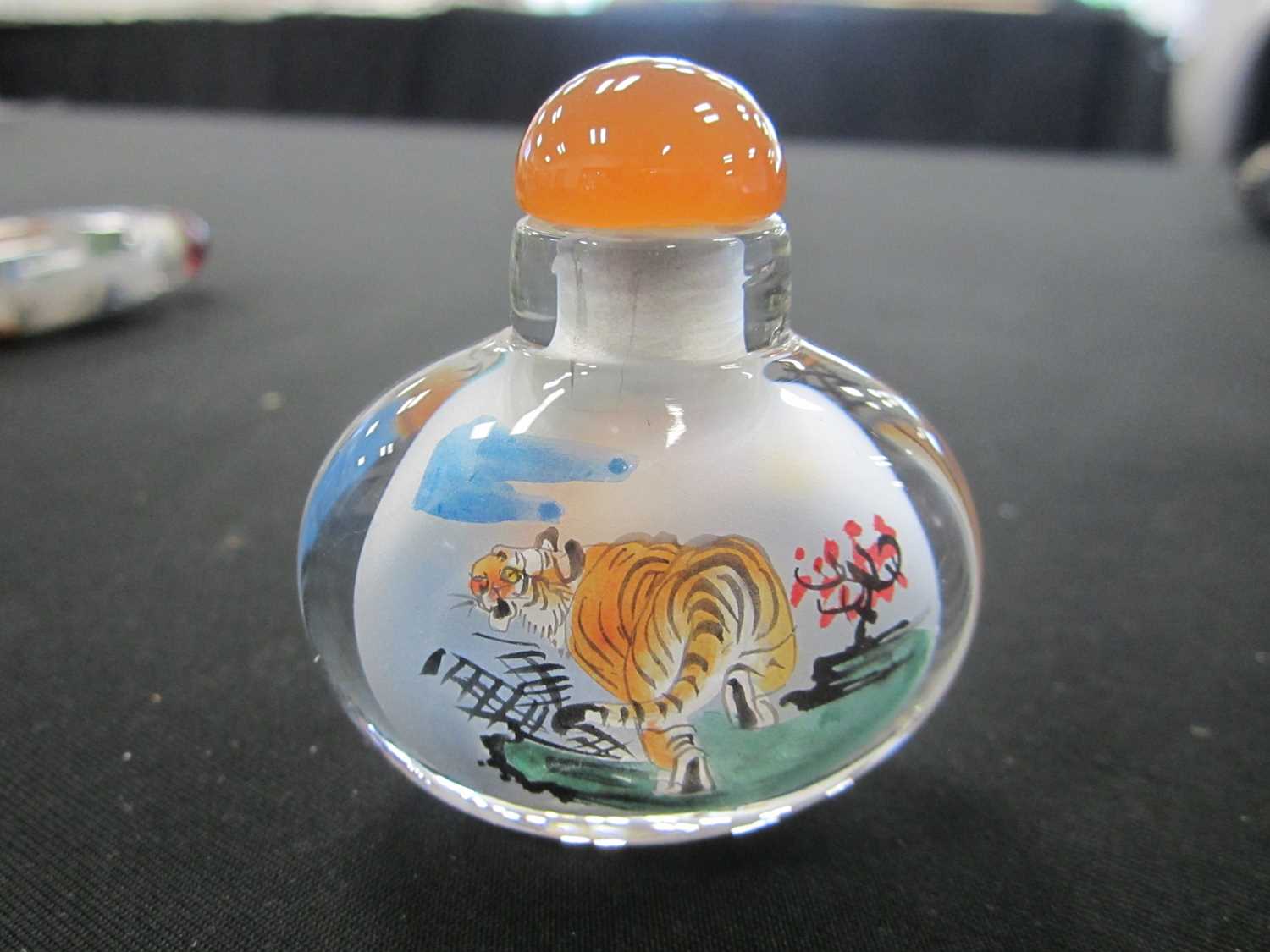A group of seven Chinese internally painted glass snuff bottles, 20th century - Image 5 of 18