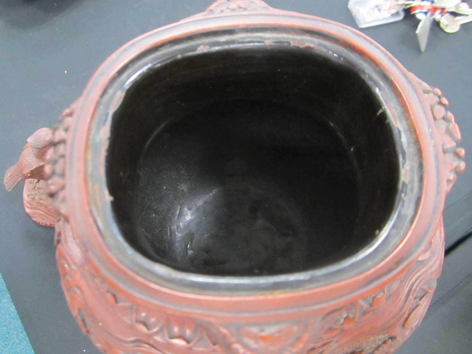 A Chinese cinnabar lacquer censer and cover, Qing Dynasty - Image 10 of 18