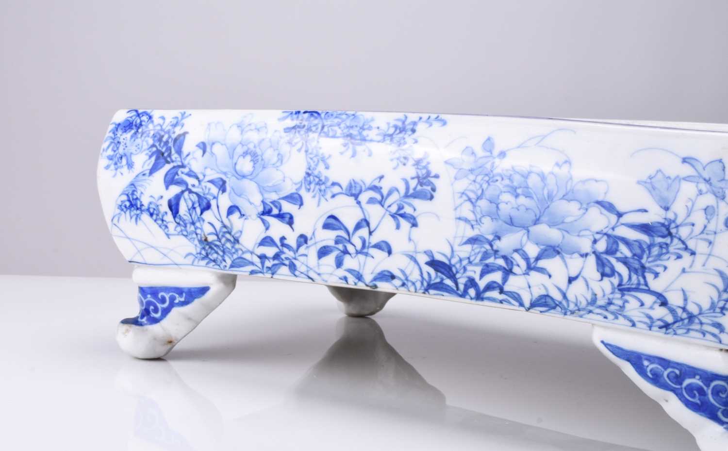 A Japanese Seto blue and white porcelain jardiniere, Meiji era - Image 6 of 12