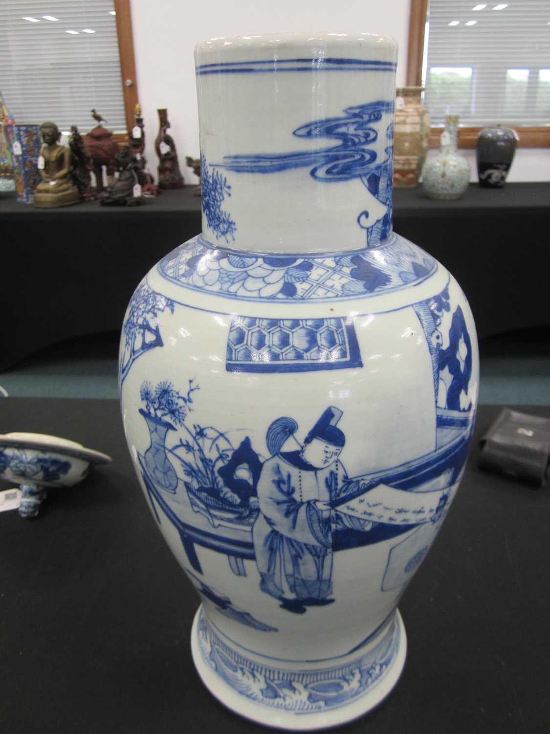 A Chinese blue and white vase and cover, late Qing Dynasty - Image 14 of 16