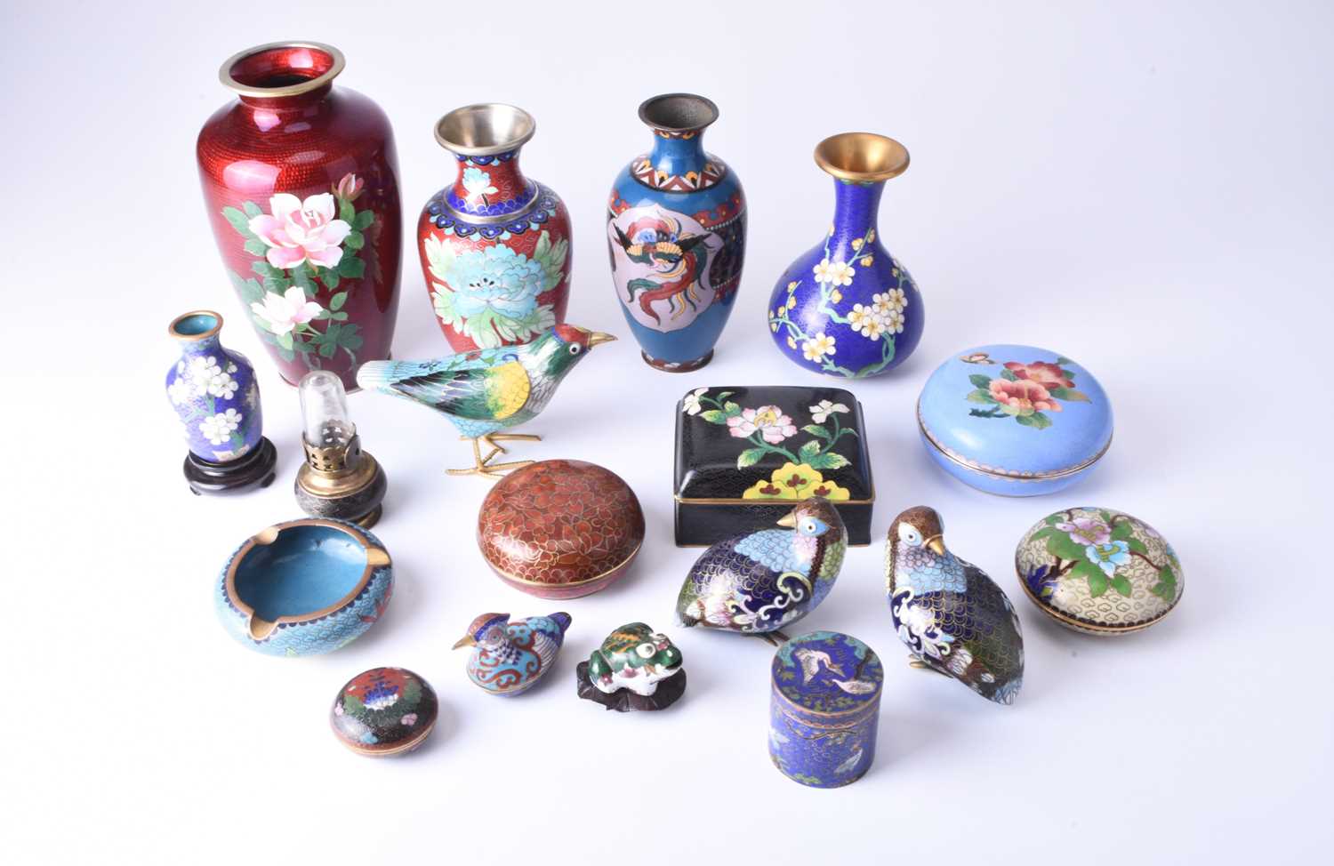 An assembled group of Chinese cloisonne, 19th/20th century