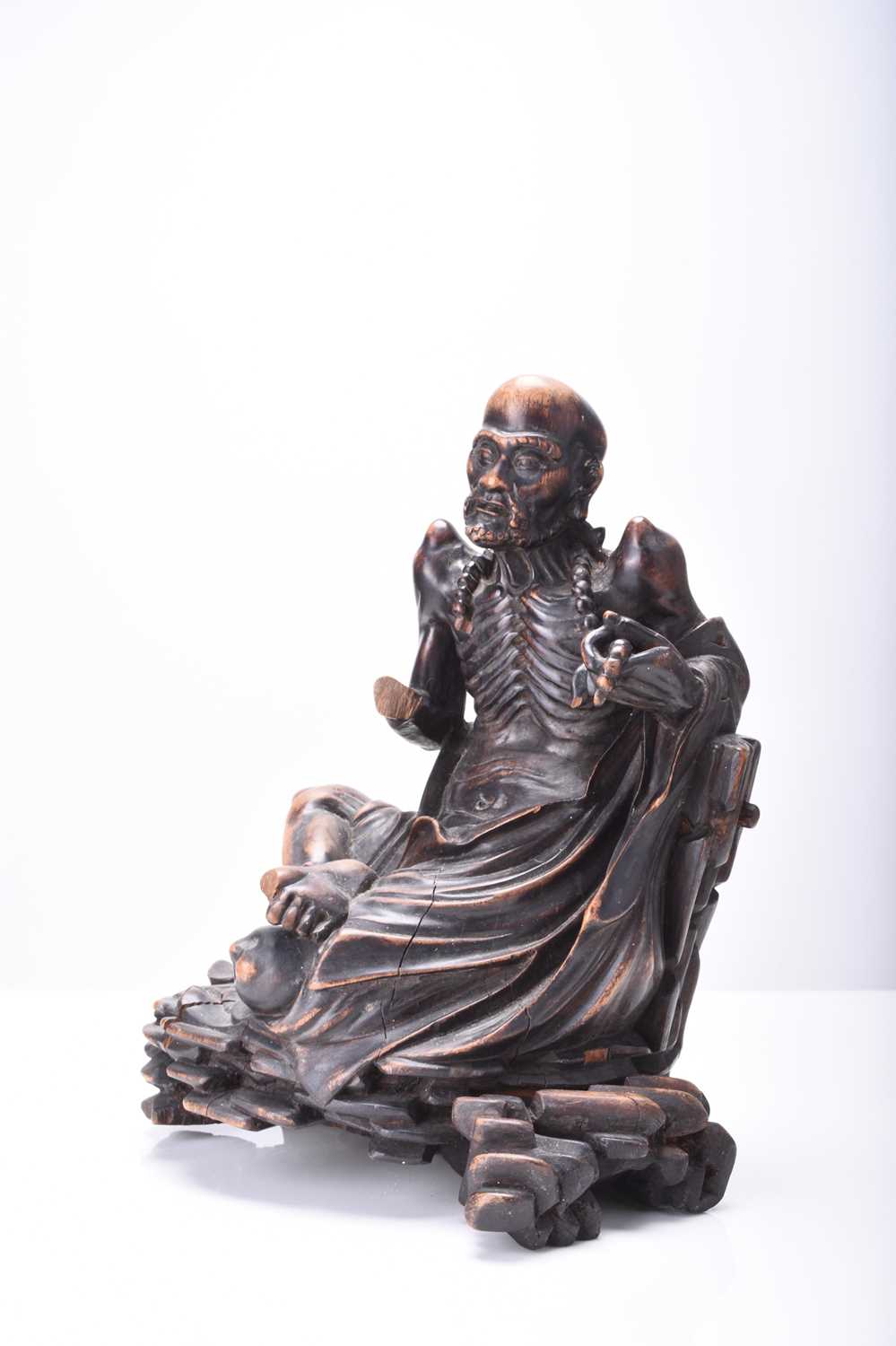 A Chinese carved wood figure of a seated Luohan, Qing Dynasty - Image 3 of 6