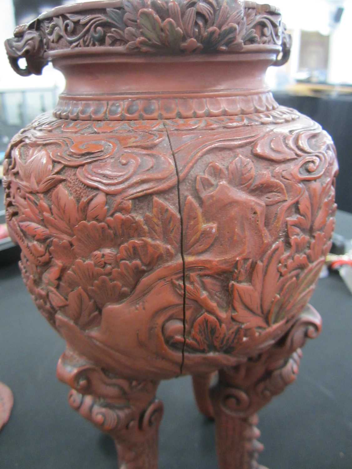 A Chinese cinnabar lacquer censer and cover, Qing Dynasty - Image 12 of 18