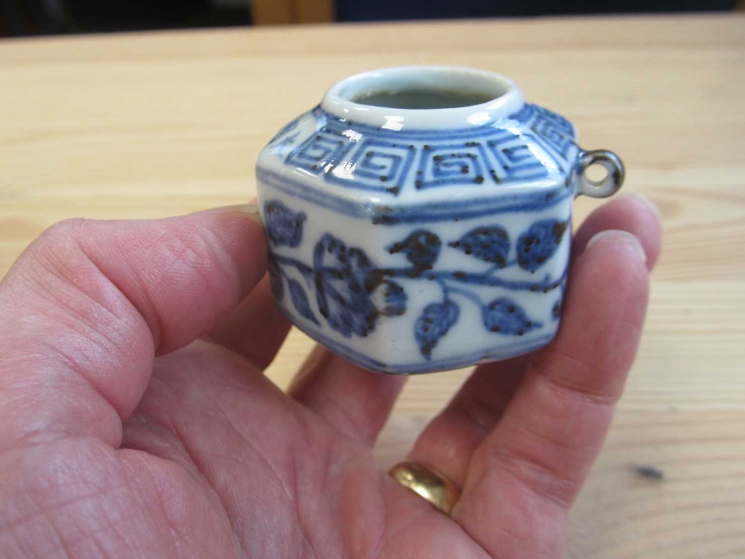 A rare Chinese blue and white bird feeder, Xuande mark - Image 6 of 11