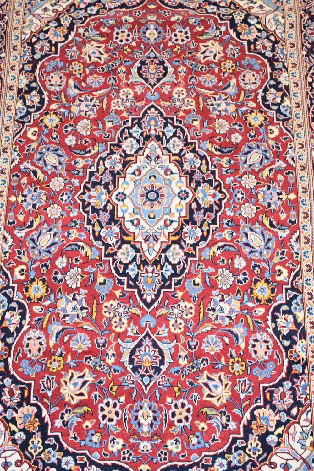 A Kashan rug - Image 2 of 2