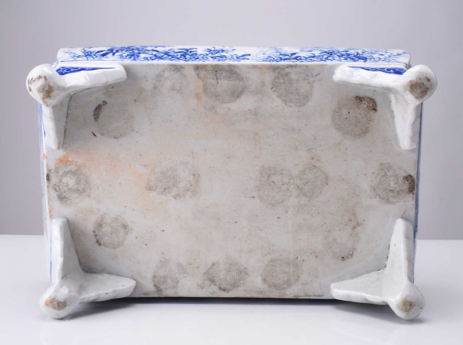 A Japanese Seto blue and white porcelain jardiniere, Meiji era - Image 9 of 12