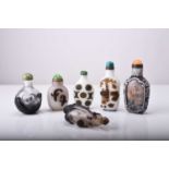 A group of six Chinese overlay glass snuff bottles, 19th/20th century