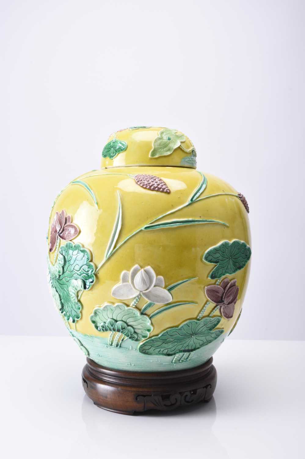 A Chinese ginger jar attributed to Wang Binrong - Image 2 of 7