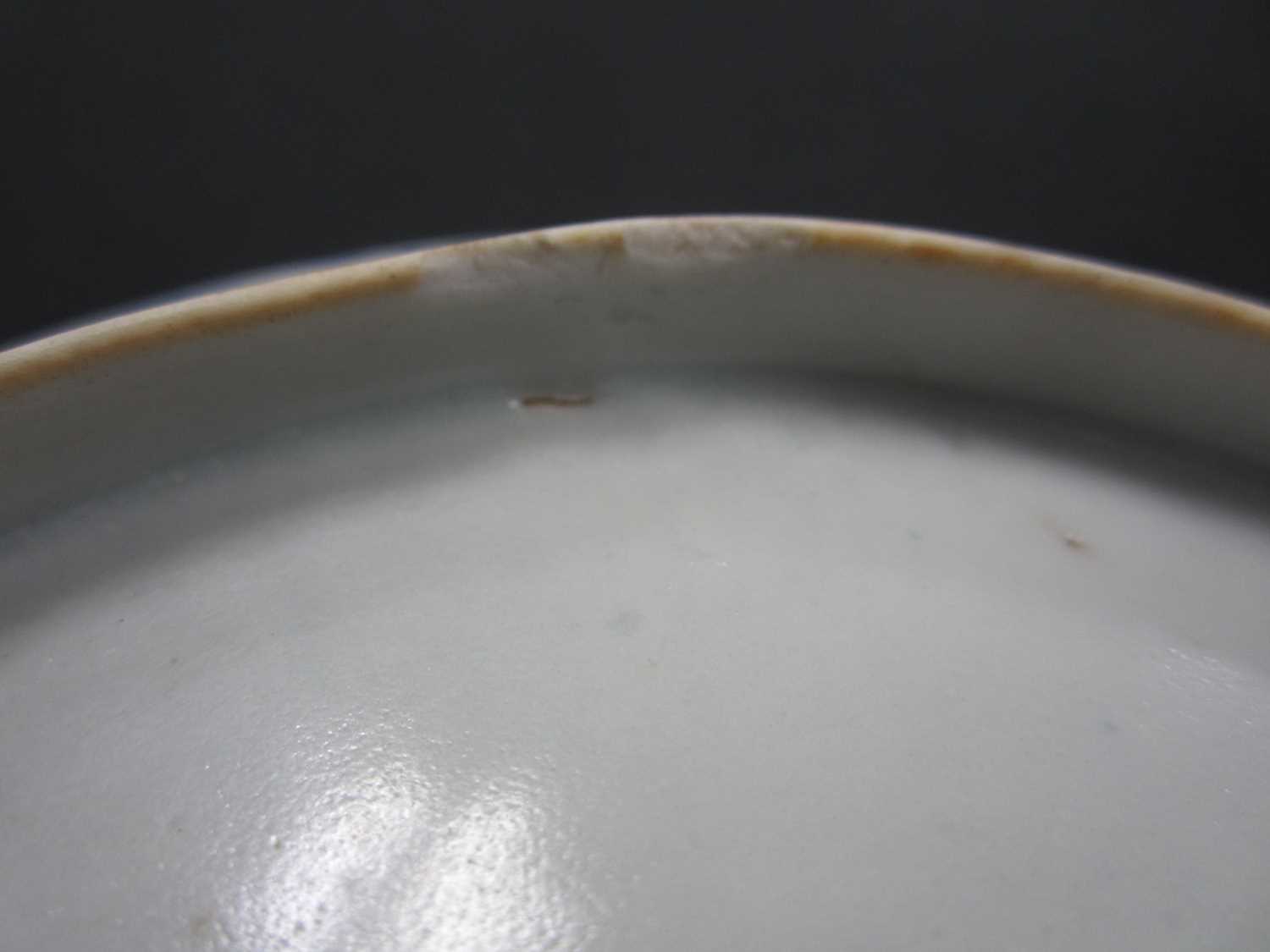 A Chinese blue and white dish, late Ming/transitional - Image 7 of 8