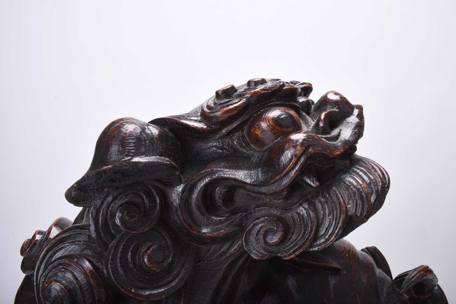 A large Japanese carved wood figure of a komainu, Edo/Meiji era - Image 2 of 8