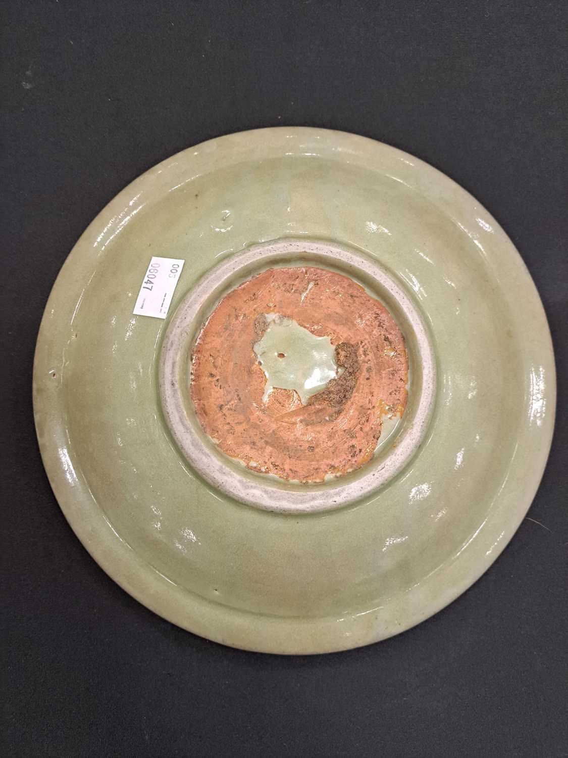 A Chinese Longquan celadon dish, Ming Dynasty - Image 4 of 5